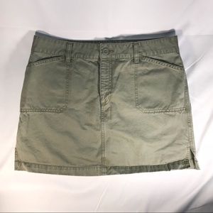 old navy green skirt size 10 :)